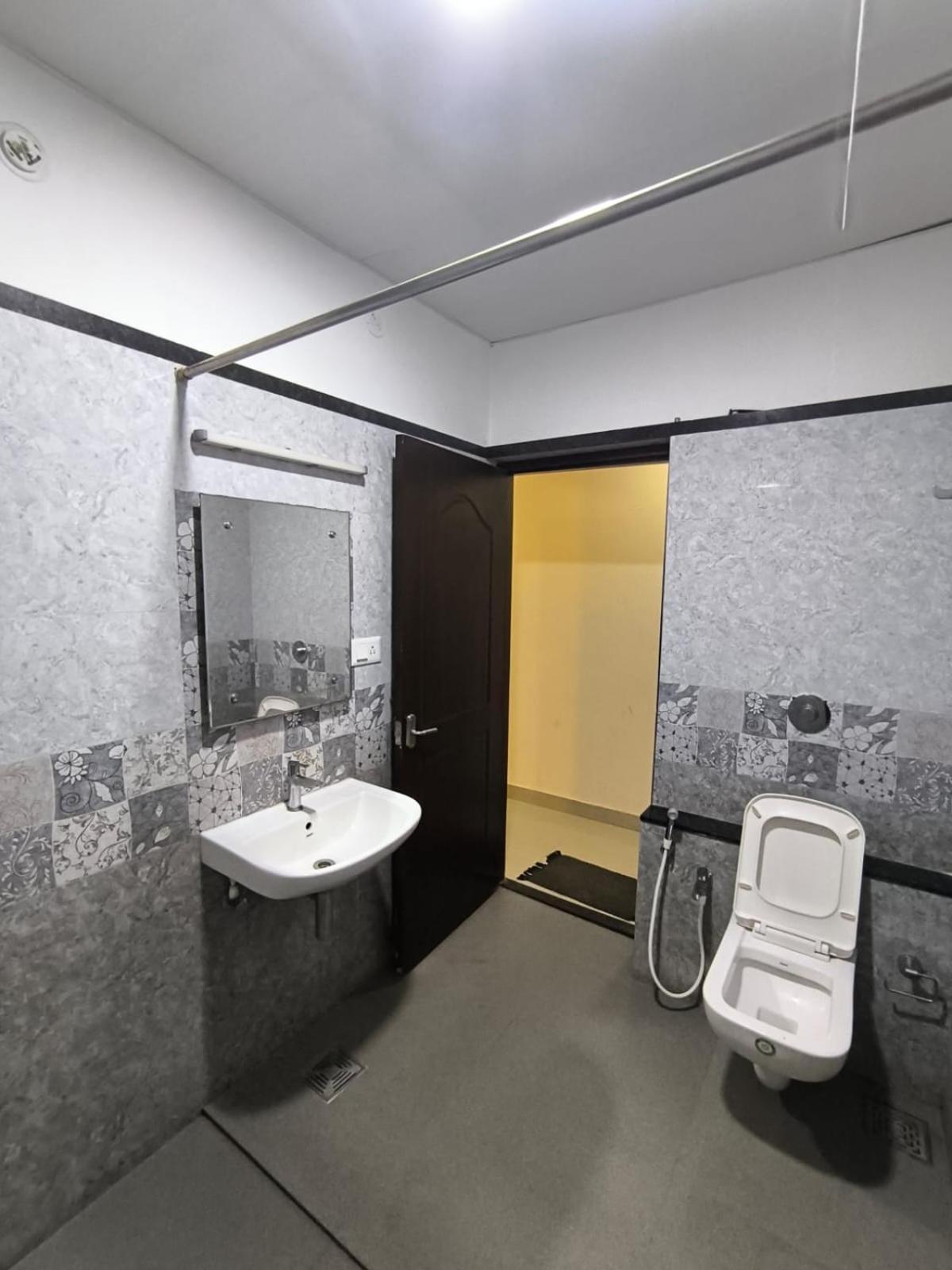 Hotel Pbs Grand Хоспет Екстериор снимка